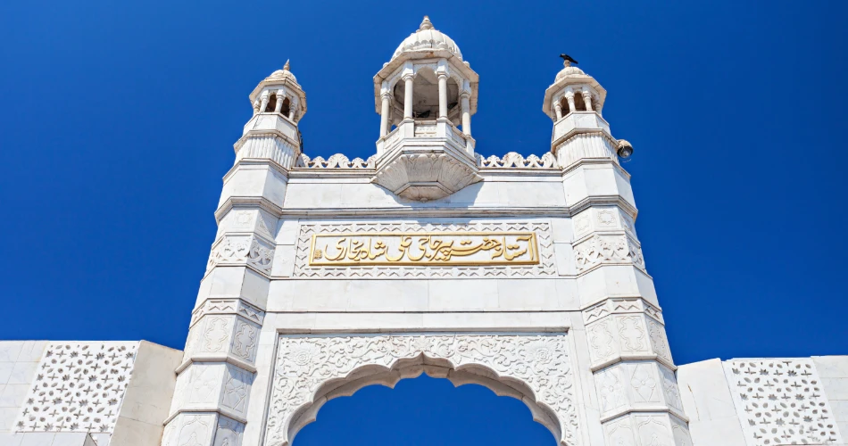 Haji Ali Dargah: A serene shrine floating on the Arabian Sea